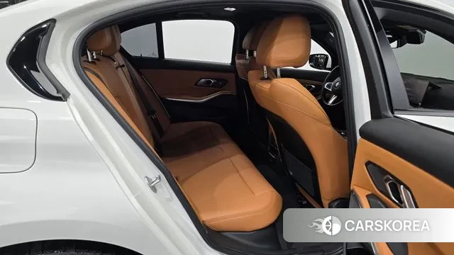 BMW 3 Series (G20) 2023 Белый из Кореи, фото 3