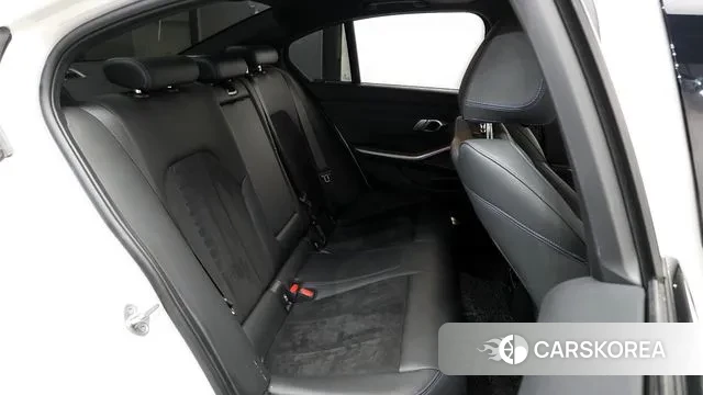 BMW 3 Series (G20) 2021 Белый из Кореи, фото 3