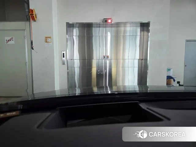 Lexus ES300h 7th generation 2024 Черный из Кореи, фото 3