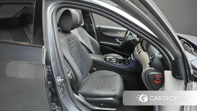 Mercedes-Benz E-Class W213 2018 Серый из Кореи, фото 3