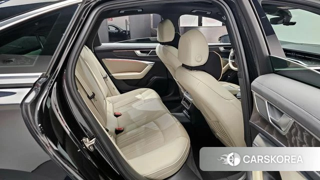 Audi A6 (C8) 2023 Черный из Кореи, фото 3