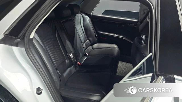 Hyundai Grandeur Hybrid (GN7) 2023 Белый из Кореи, фото 3