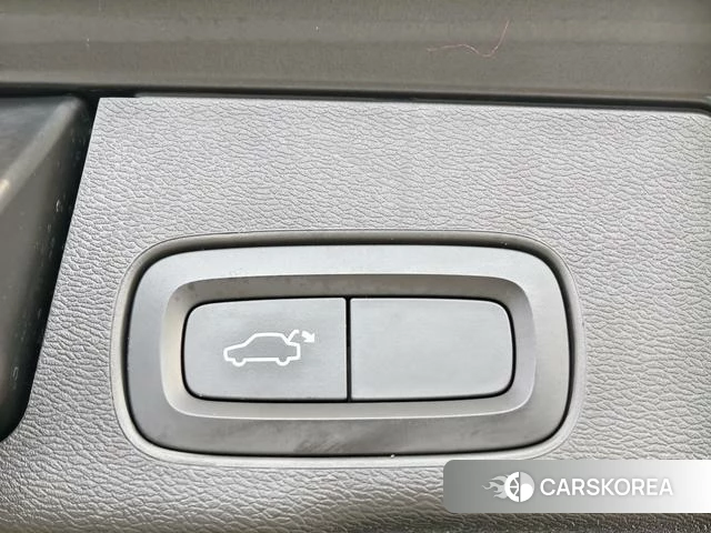 Volvo XC60 2022 Белый из Китая, фото 3