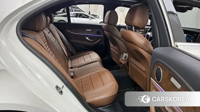 Mercedes-Benz E-Class W213 2022 Белый из Кореи, фото 3