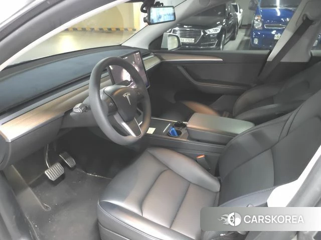 Tesla Model Y 2023 Белый из Кореи, фото 3