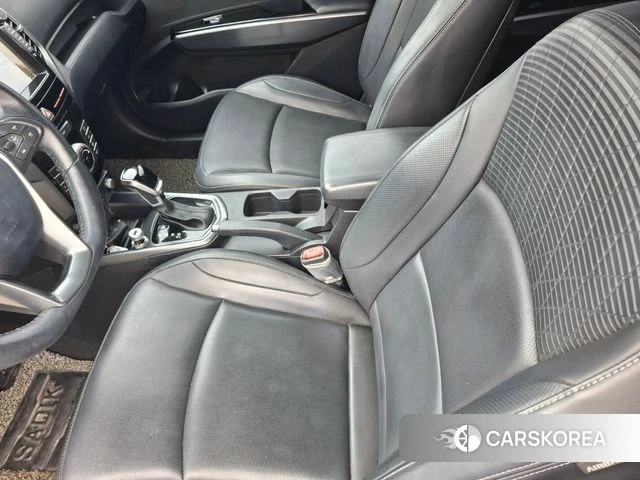 Ssangyong Tivoli Armor 2019 Жемчужный цвет из Кореи, фото 3