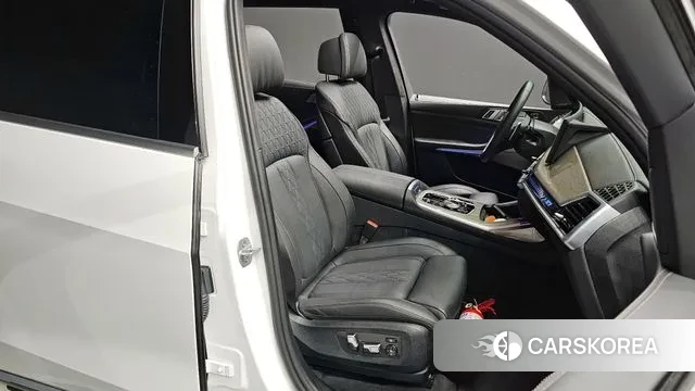 BMW X7 (G07) 2024 Белый из Кореи, фото 3