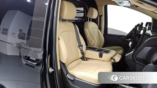 Hyundai Staria 2024 Черный из Кореи, фото 3
