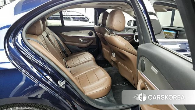 Mercedes-Benz E-Class W213 2018 Синий из Кореи, фото 3