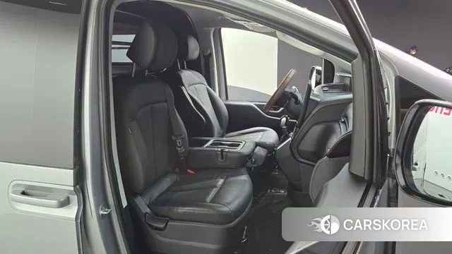 Hyundai Staria 2023 Серебряный из Кореи, фото 3