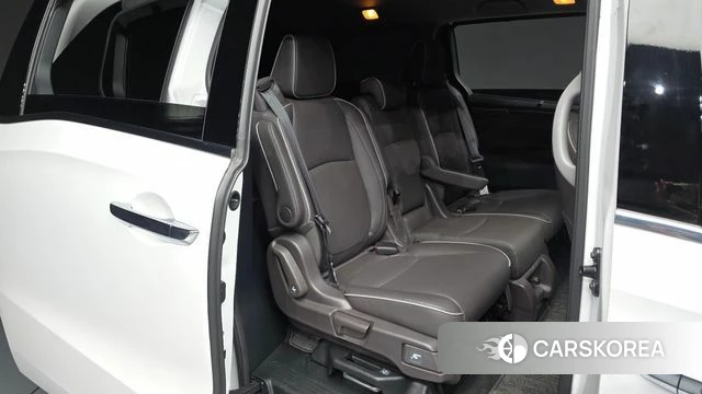 Honda Odyssey 2023 Белый из Кореи, фото 3