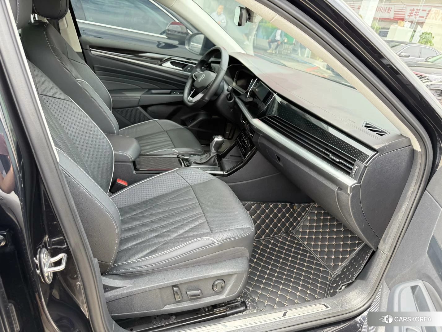 Volkswagen Passat 2023 Черный из Китая, фото 3