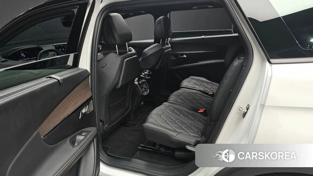 Peugeot 5008 second generation 2023 Белый из Кореи, фото 3