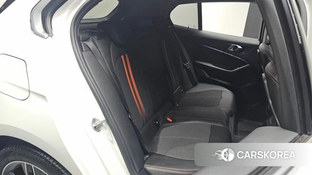 BMW 1 Series (F40) 2020 Белый из Кореи, фото 3