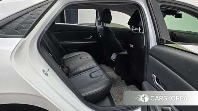 Hyundai The New Avante (CN7) 2024 Белый из Кореи, фото 3