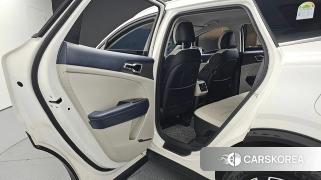 Kia Sportage 5th Generation Hybrid 2024 Белый из Кореи, фото 3