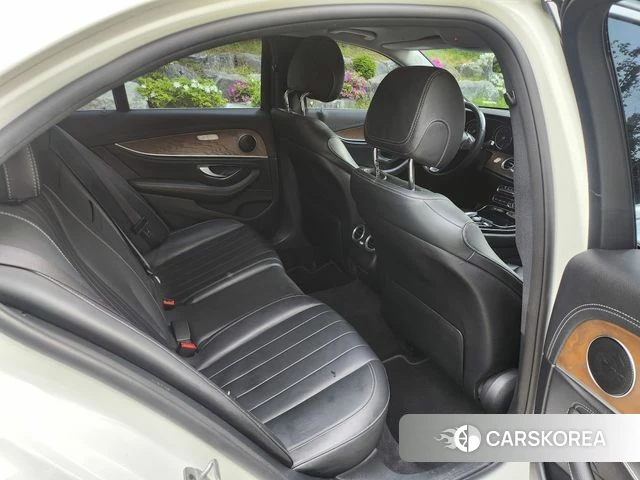 Mercedes-Benz E-Class W213 2018 Белый из Кореи, фото 3