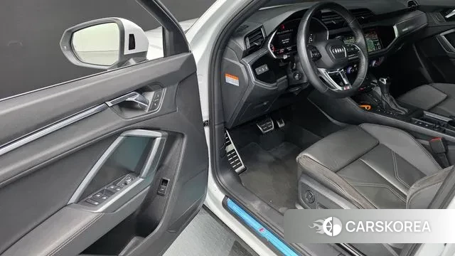 Audi Q3 (F3) 2020 Белый из Кореи, фото 3