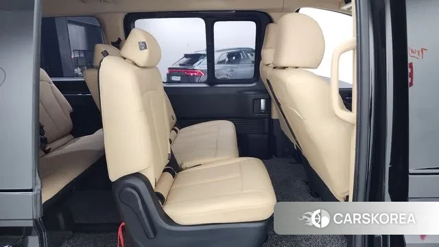 Hyundai Staria 2024 Черный из Кореи, фото 3