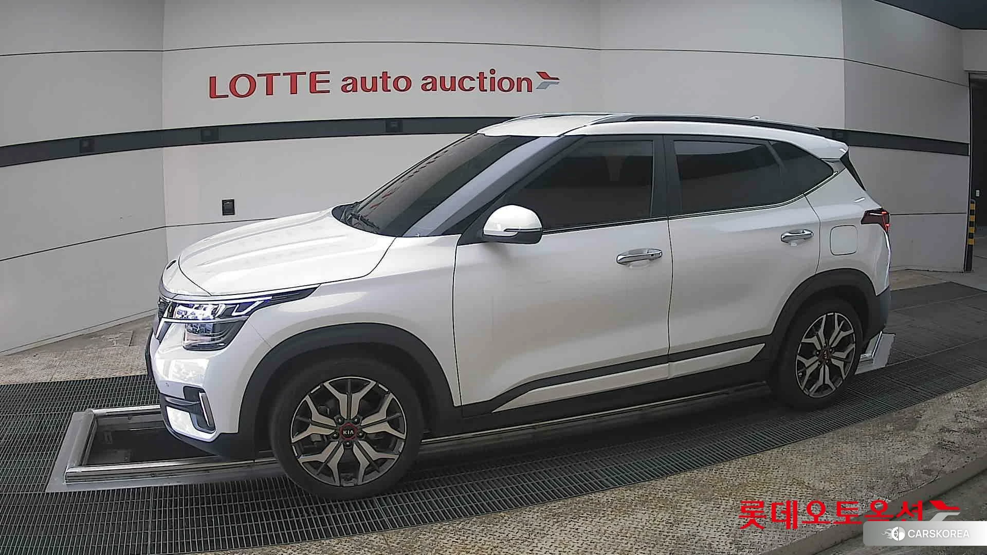 Kia Seltos 2022 Белый из Кореи, фото 3