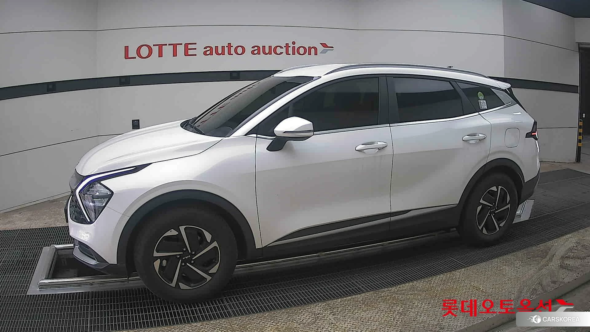 Kia Sportage Hybrid 2023 Snow White Pearl (optional) из Кореи, фото 3