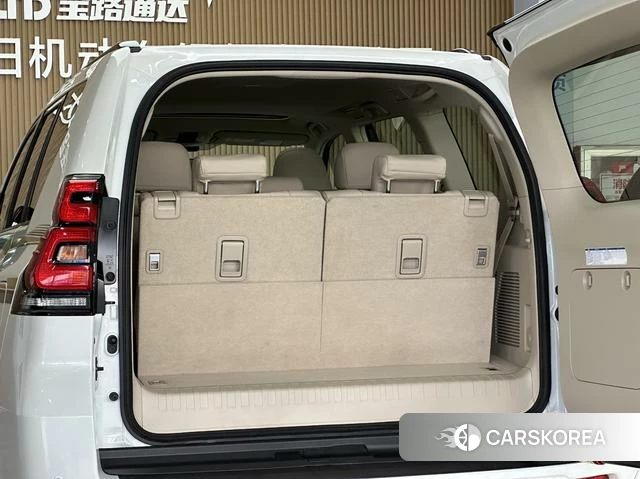 Toyota Prado (imported) 2023 Белый из Китая, фото 3