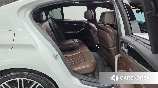 BMW 5 Series (G30) 2018 Белый из Кореи, фото 3