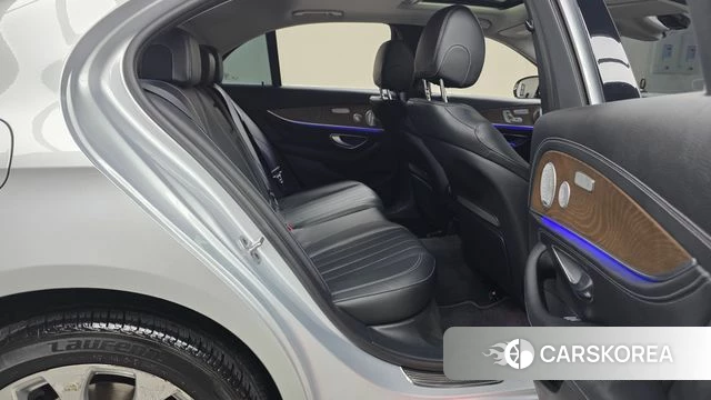 Mercedes-Benz E-Class W213 2020 Серебряный из Кореи, фото 3