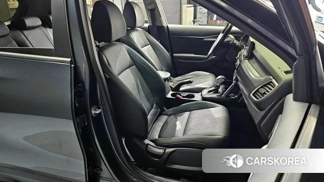 Kia Seltos 2021 Серый из Кореи, фото 3