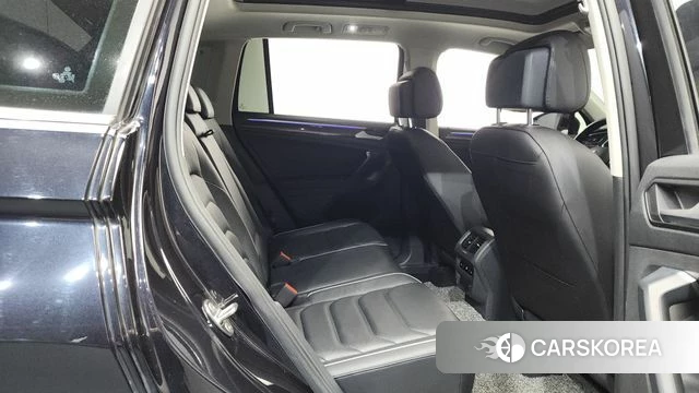 Volkswagen Tiguan second Generation 2022 Черный из Кореи, фото 3