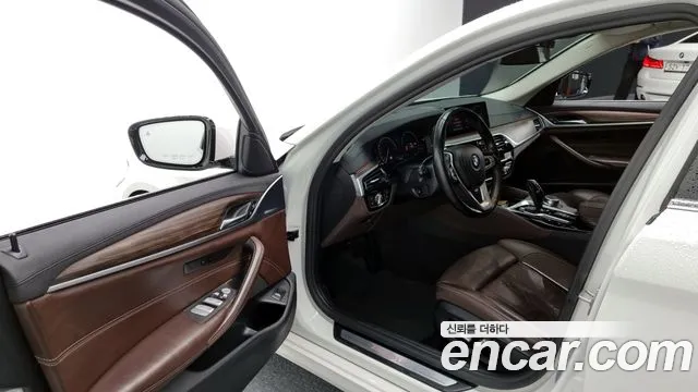 BMW 5 Series (G30) 2019 Белый из Кореи, фото 3