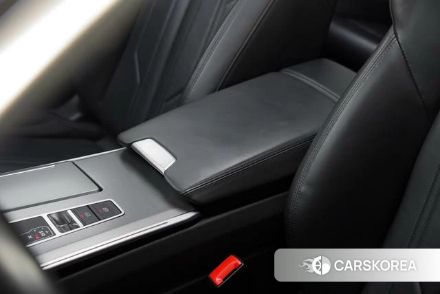 Audi A7 2021 Серебристо-серый из Китая, фото 3