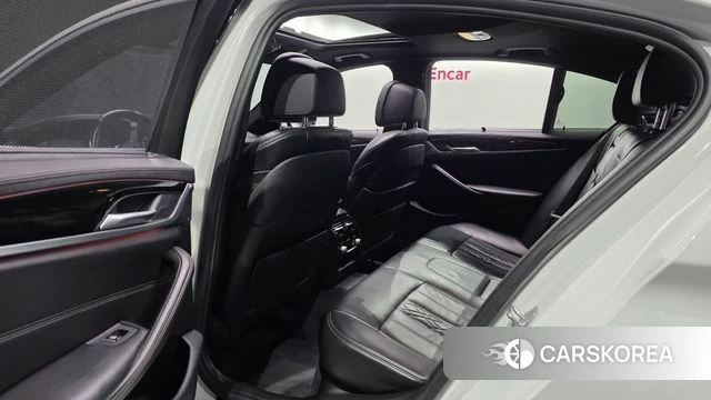 BMW 5 Series (G30) 2018 Белый из Кореи, фото 3