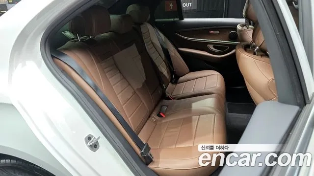 Mercedes-Benz E-Class W213 2021 Белый из Кореи, фото 3