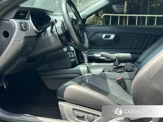 Ford Mustang 2023 Серебристо-серый из Китая, фото 3