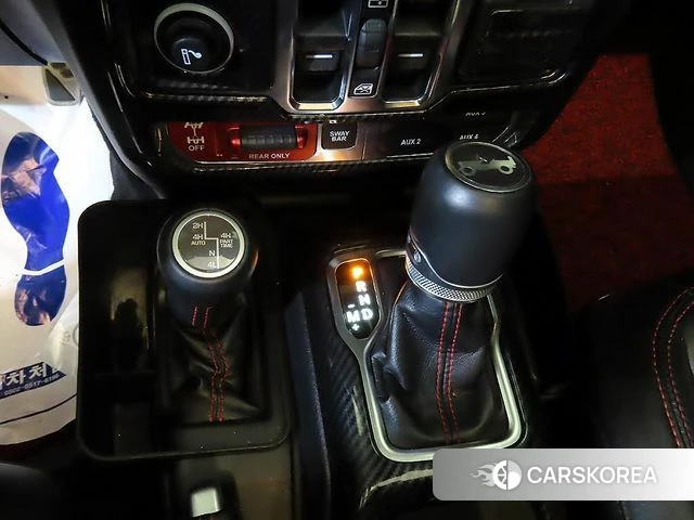 Jeep Wrangler (JL) 2019 Серебристо-серый из Кореи, фото 3