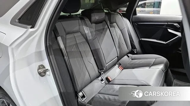 Audi A3 (8Y) 2025 Белый из Кореи, фото 3