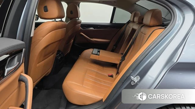 BMW 5 Series (G30) 2018 Серый из Кореи, фото 3