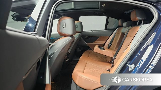 BMW 5 Series (G60) 2024 Черный из Кореи, фото 3