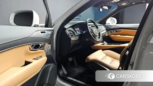 Volvo XC90 second Generation 2023 Белый из Кореи, фото 3