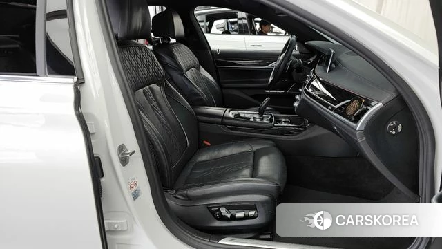 BMW 7 Series (G11) 2018 Белый из Кореи, фото 3