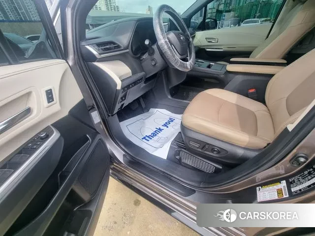 Toyota Sienna 4th Generation 2023 Серый из Кореи, фото 3