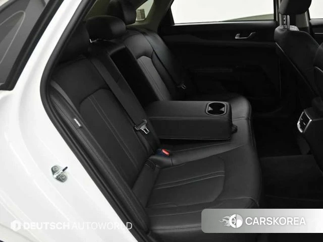 Kia The New K5 3rd generation 2023 Белый из Кореи, фото 3
