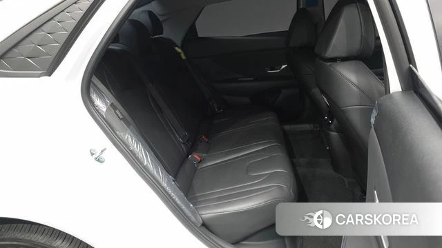 Hyundai The New Avante Hybrid (CN7) 2025 Белый из Кореи, фото 3