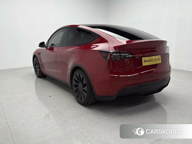 Tesla Model Y 2021 Красный из Китая, фото 3