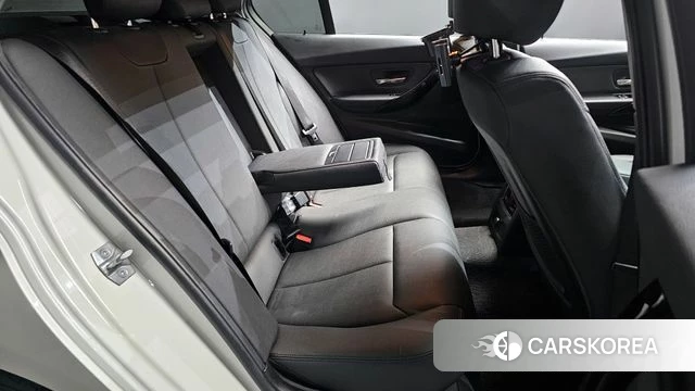 BMW 3 Series (F30) 2018 Белый из Кореи, фото 3