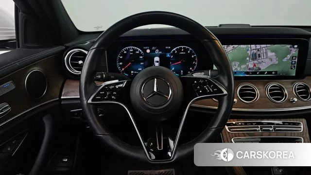 Mercedes-Benz E-Class W213 2021 Белый из Кореи, фото 3