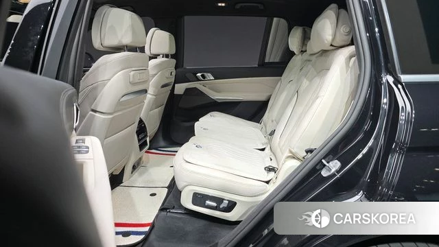 BMW X7 (G07) 2025 Черный из Кореи, фото 3