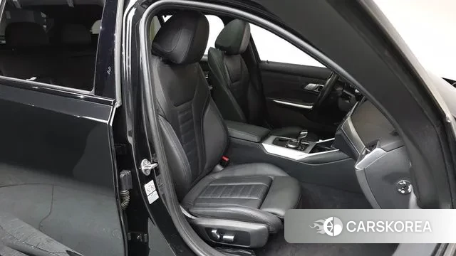 BMW 3 Series (G20) 2022 Черный из Кореи, фото 3