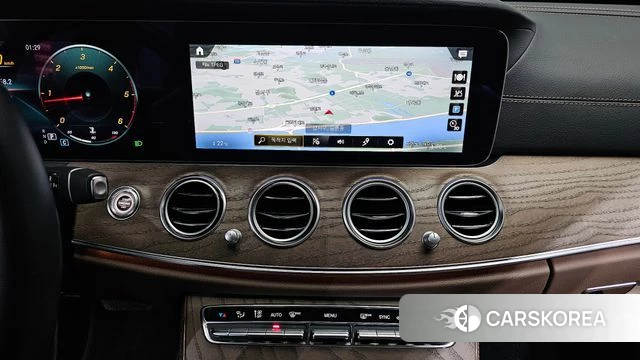 Mercedes-Benz E-Class W213 2022 Белый из Кореи, фото 3